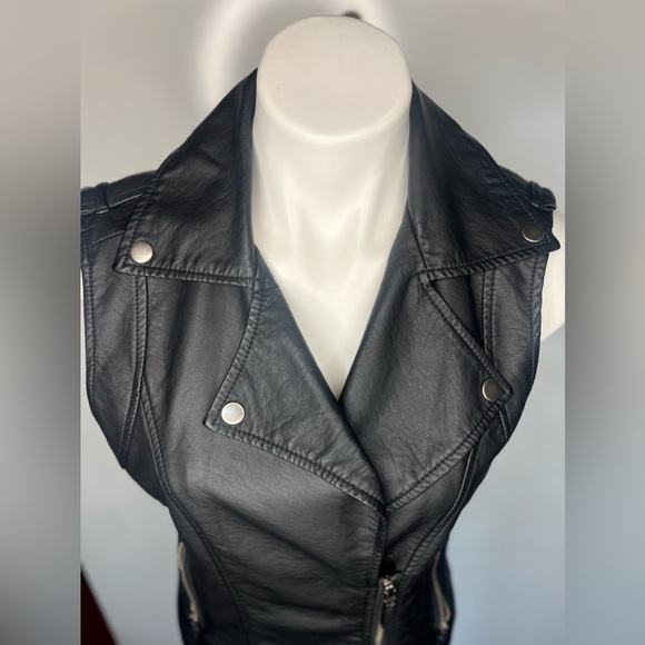 MAX STUDIO Zipper V-Neck Vest POLYURETHANE Jacket Size Small NWT - Picture 7 of 16